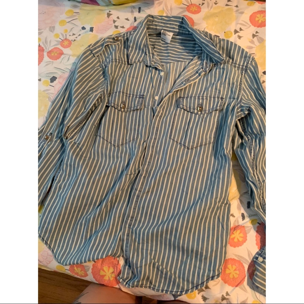 H&M blue & white pinstriped button up. Size 4
